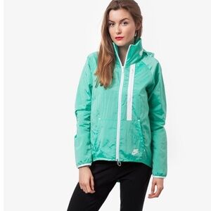 Nike Tech Aeroshield Moto Cape Running Jacket